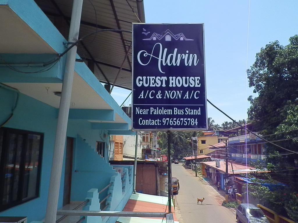 Aldrin Guest House パロレム エクステリア 写真